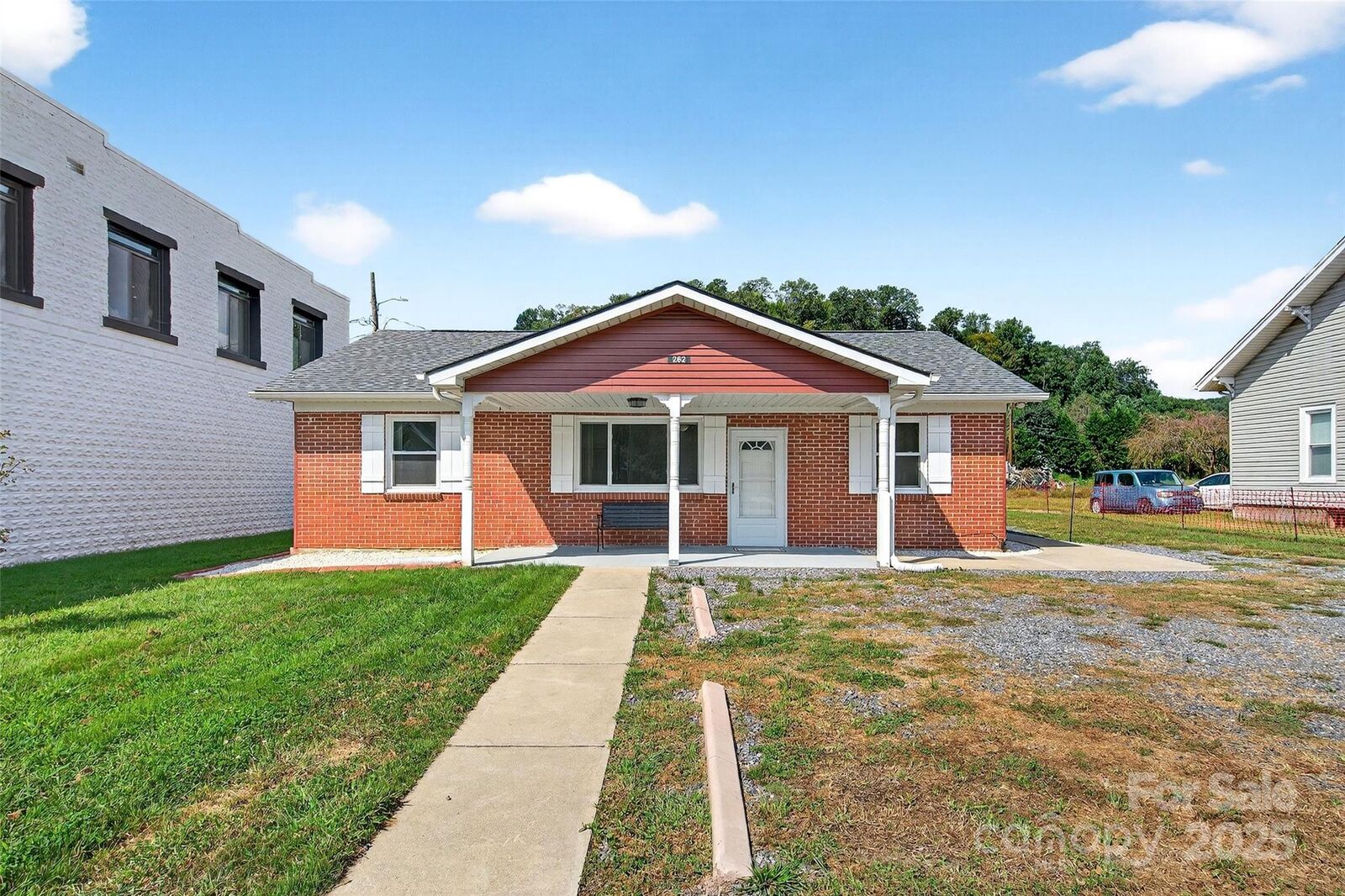 Property Photo: 262 Catawba Avenue NC 28762