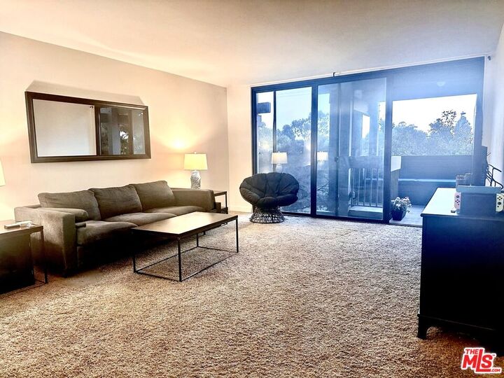 8640 Gulana Ave  Playa Del Rey CA 90293 photo