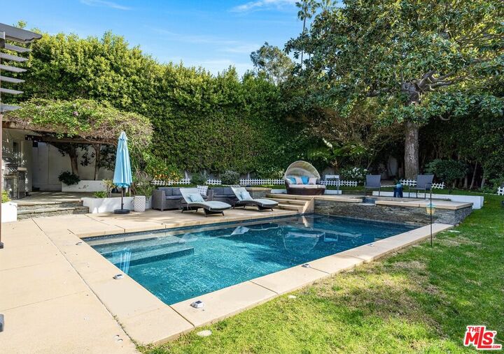 2400 S Beverly Dr  Los Angeles CA 90034 photo