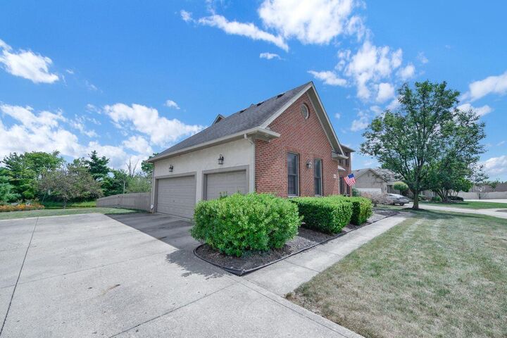 Property Photo: 4686 Heatherblend Court OH 43123