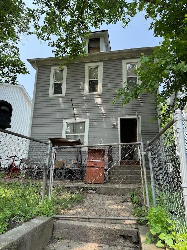 Property Photo:  141 N Guilford Avenue  OH 43222