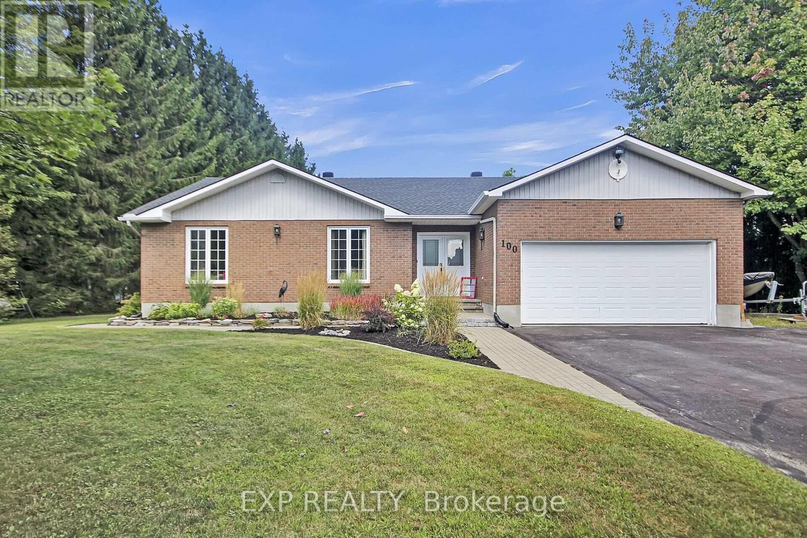 Property Photo: 100 Des Pins Street ON K4R 1C5