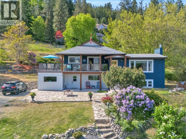 Property Photo: 6090 Somerset Avenue BC V0H 1X4