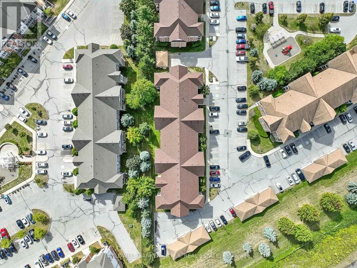 Photo de la propriété: 124 Aspen Springs Drive 310 ON L1C 0G8