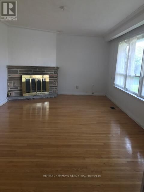 Photo de la propriété: 12112 Hurontario Street ON L7A 1E6