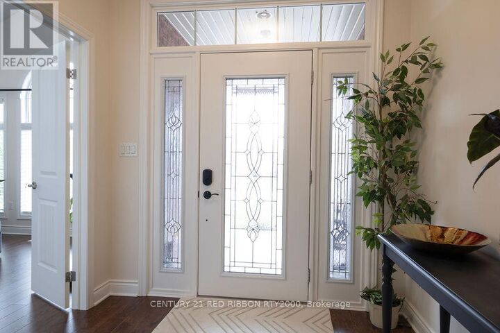 Photo de la propriété:  396 Macdonald Street  ON N7G 2M2 