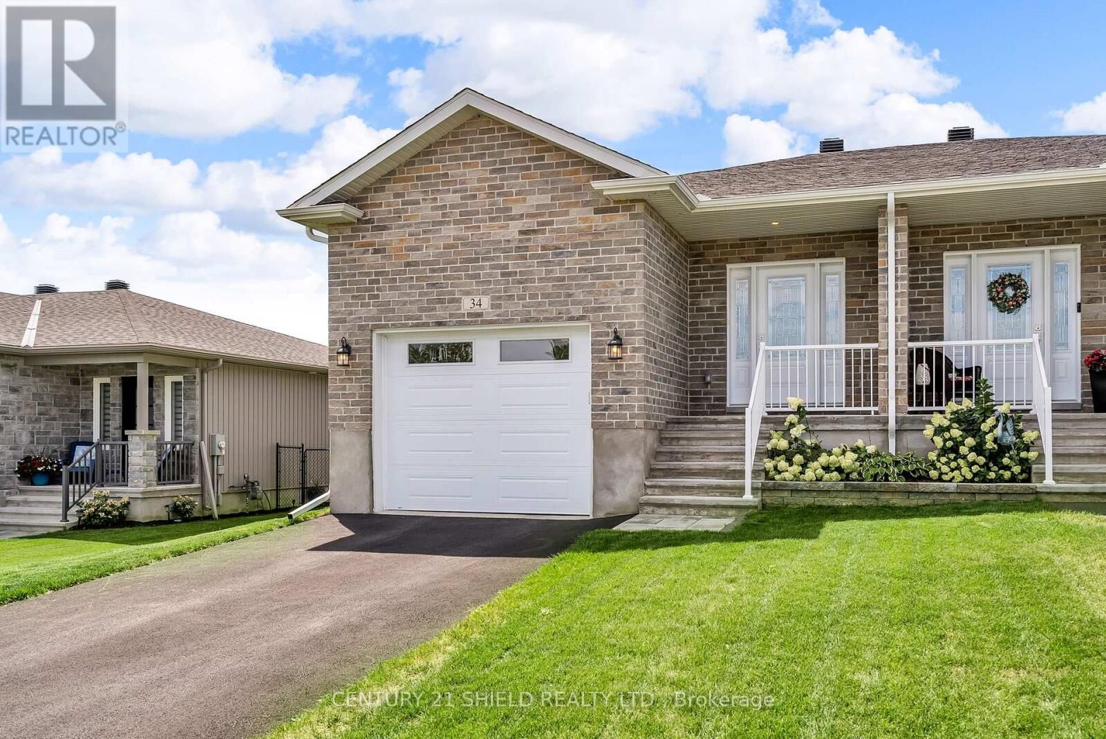 Property Photo:  34 Forrester Way  ON K0C 1P0 