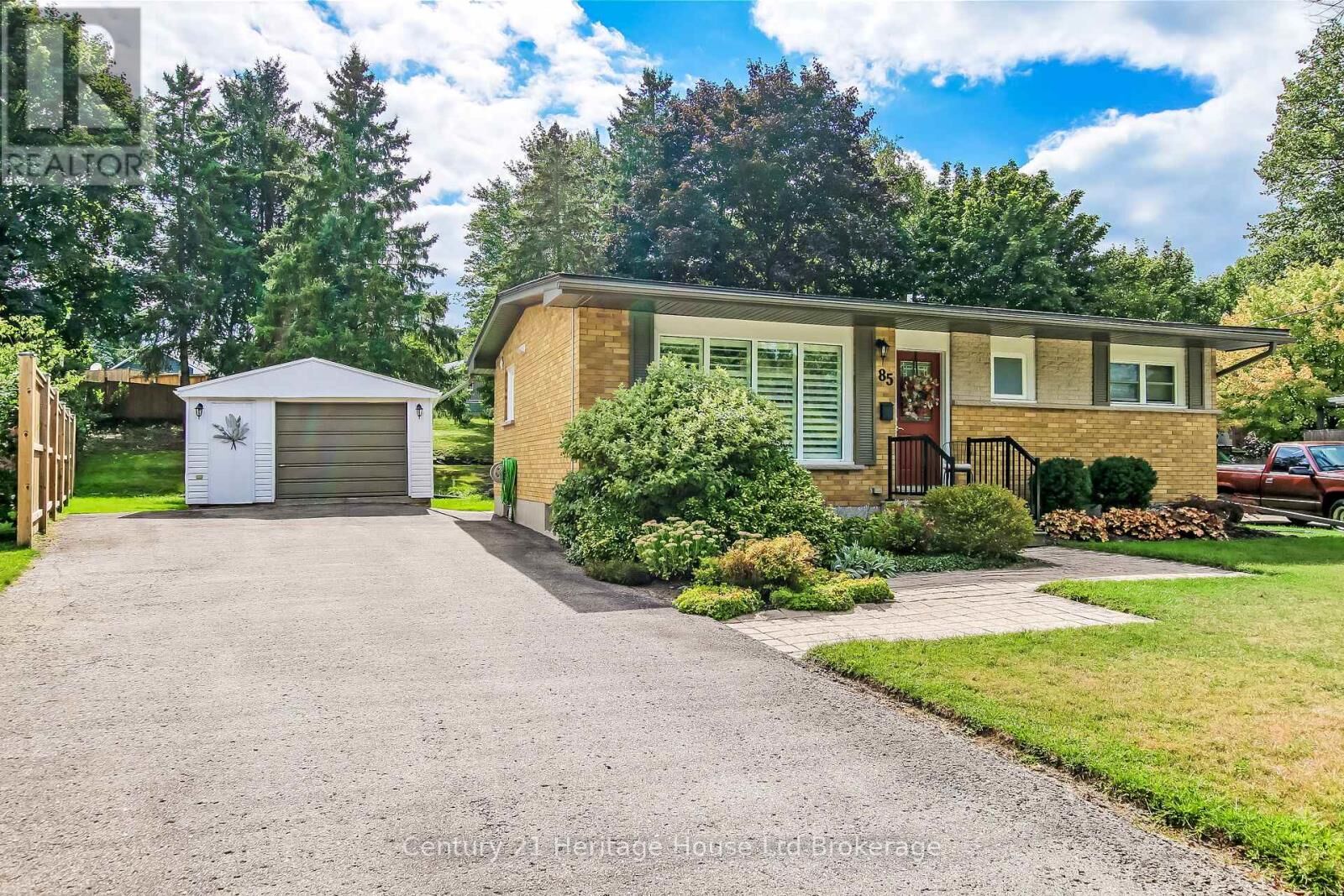 Property Photo: 85 North Park Crescent ON N4S 7M1