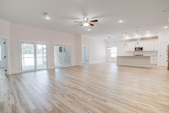 Property Photo: 1756 Thomas Street FL 32578