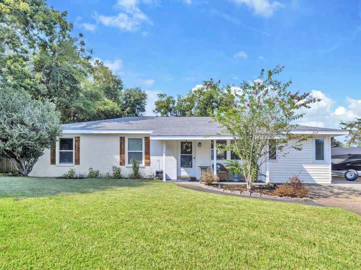 Property Photo: 227 NW Holmes Boulevard FL 32548