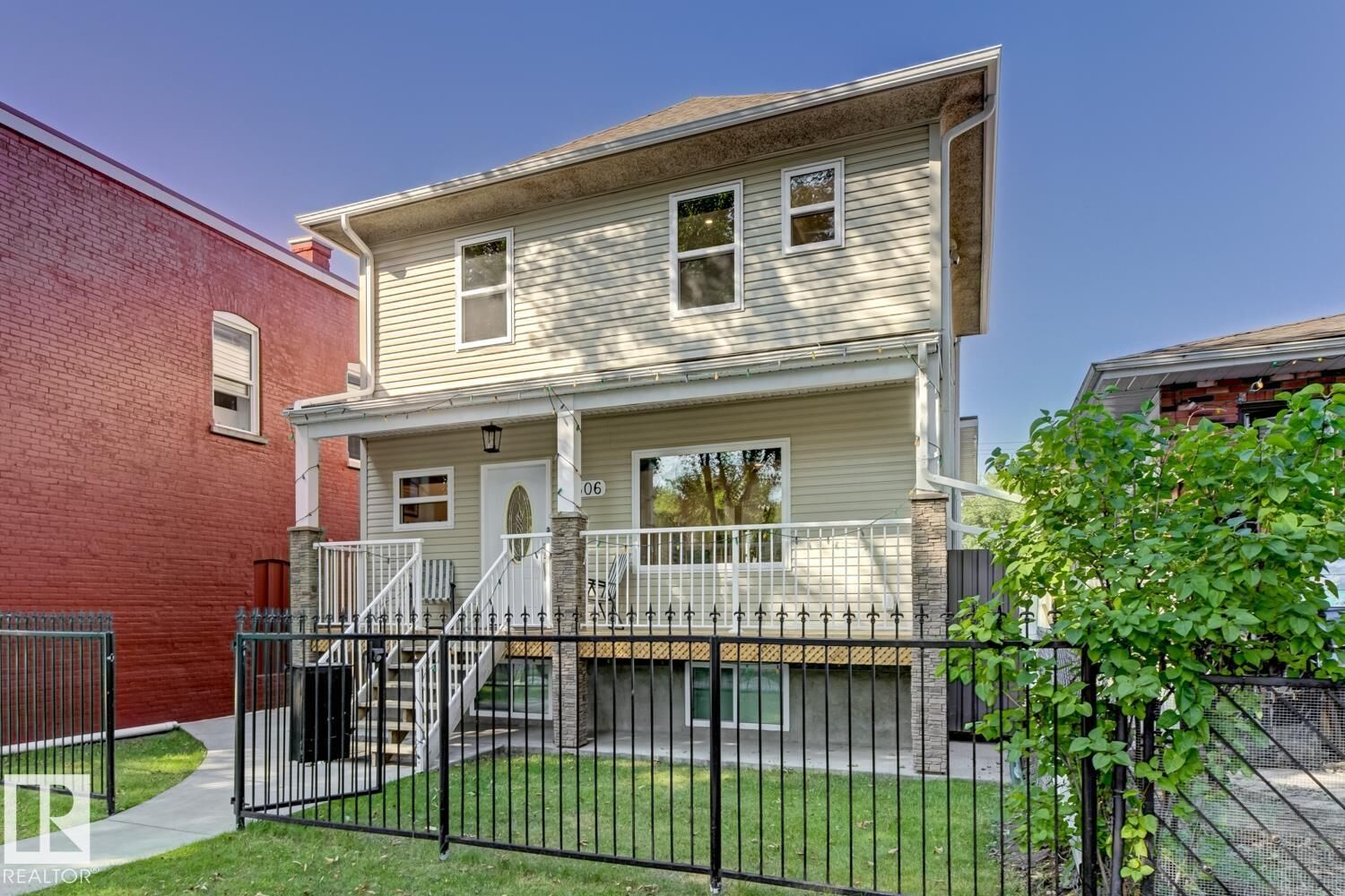 Property Photo: 11306 89 Street NW AB T5B 3T6