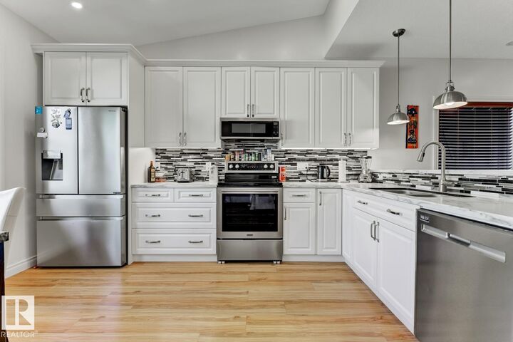 11306 89 Street NW  Edmonton AB T5B 3T6 photo