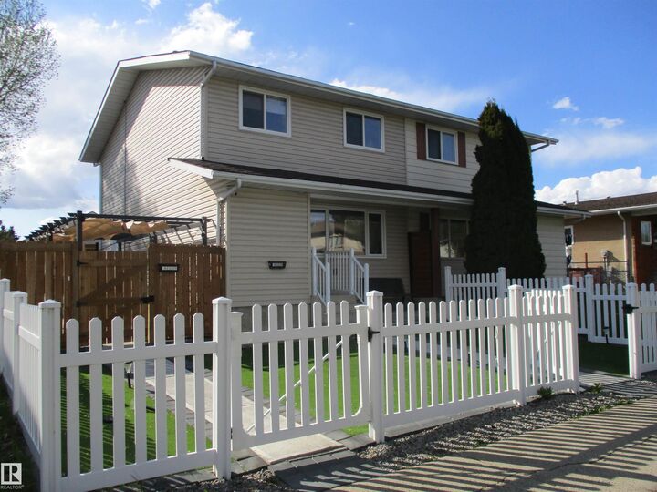 16520 115 Street NW  Edmonton AB T5X 3V4 photo