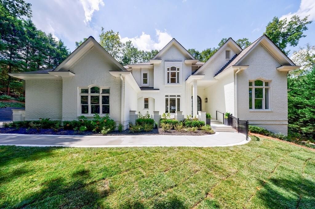 Property Photo:  4526 Peachtree Dunwoody Road  GA 30342 