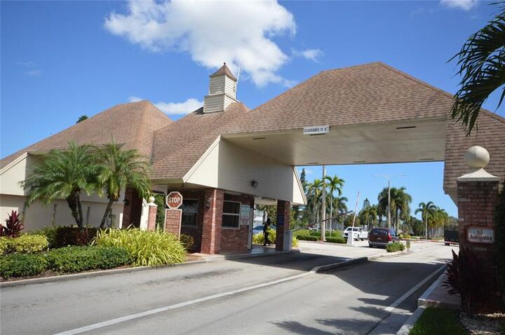 Property Photo: 144 Mansfield D 144 FL 33434