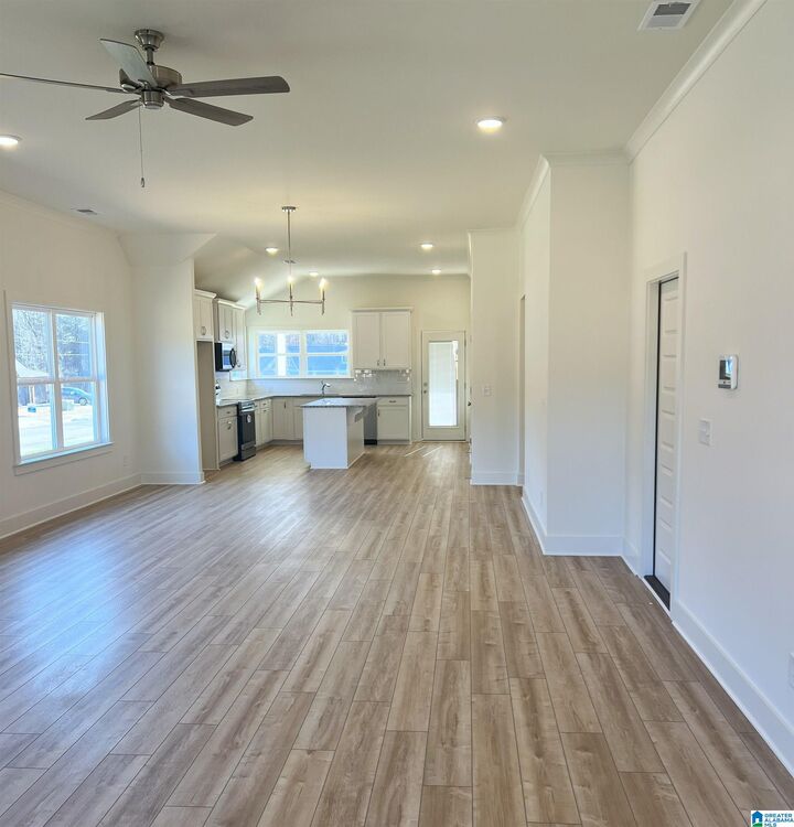 Property Photo: 401 Gateshead Drive AL 35147