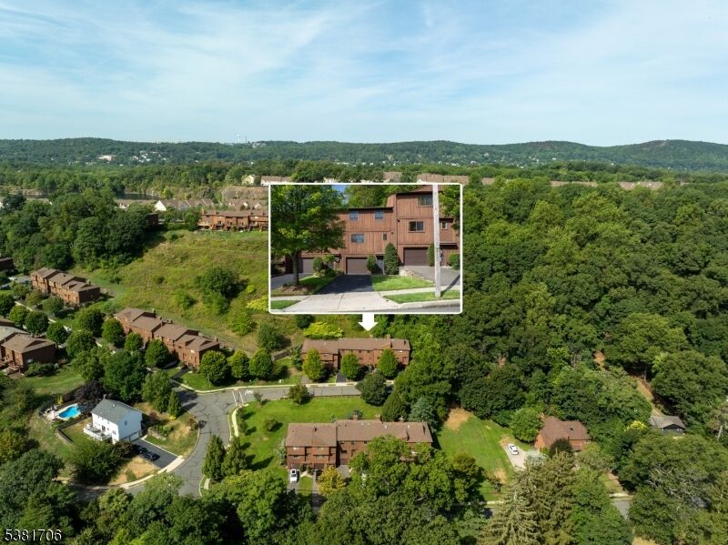 Property Photo:  7 Regal Ct 7  NJ 07506