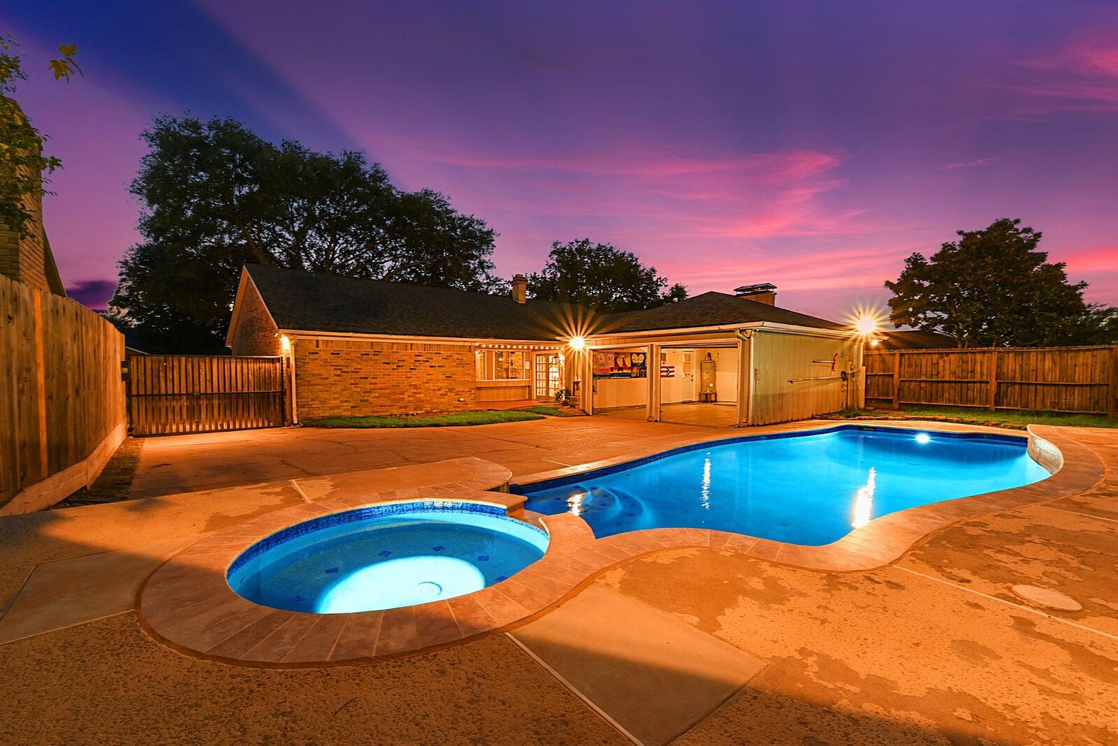 Property Photo:  215 Gentilly Drive  TX 77450 