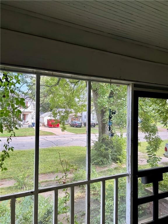 Property Photo:  621 W Laurel Street  KS 67301 