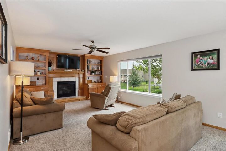Property Photo: 1205 Deerfield Dr IA 52317