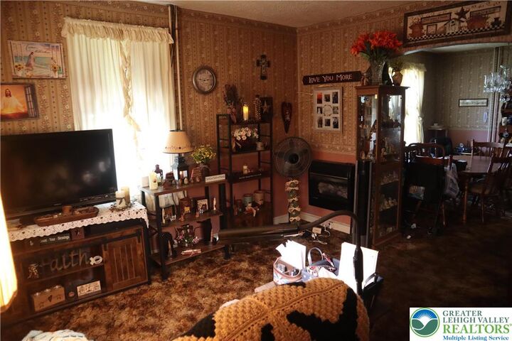 Property Photo: 2223 N 1st Avenue PA 18052
