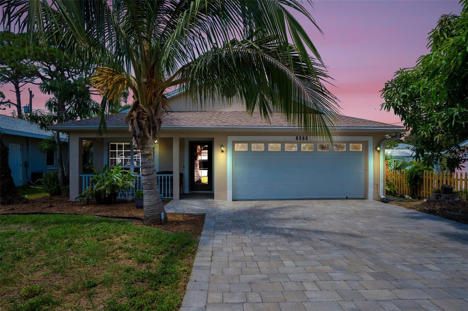 Property Photo: 1877 Vamo Drive FL 34231