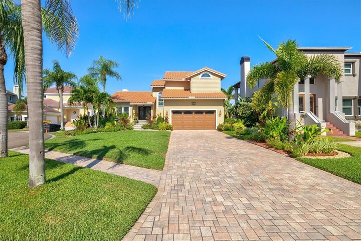 Property Photo: 1017 Sonata Lane FL 33572