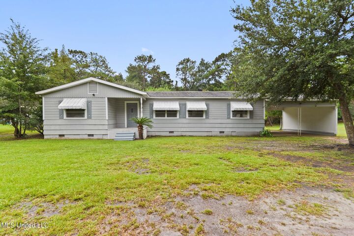 Property Photo: 9 Davis Bayou Rd MS 39564