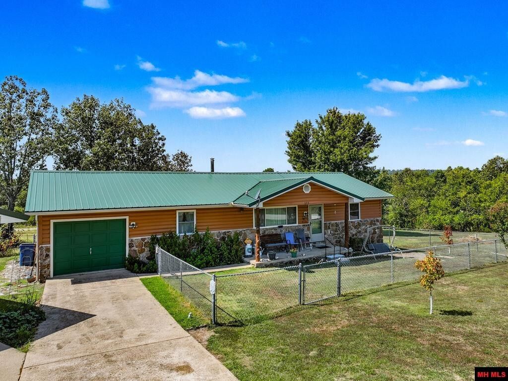 Property Photo:  373 Mc Cain Drive  AR 72653 