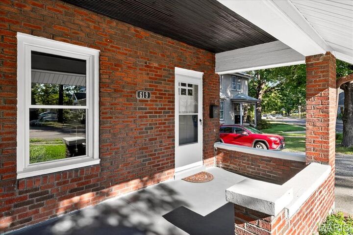 Property Photo: 619 N Bompart Avenue MO 63119