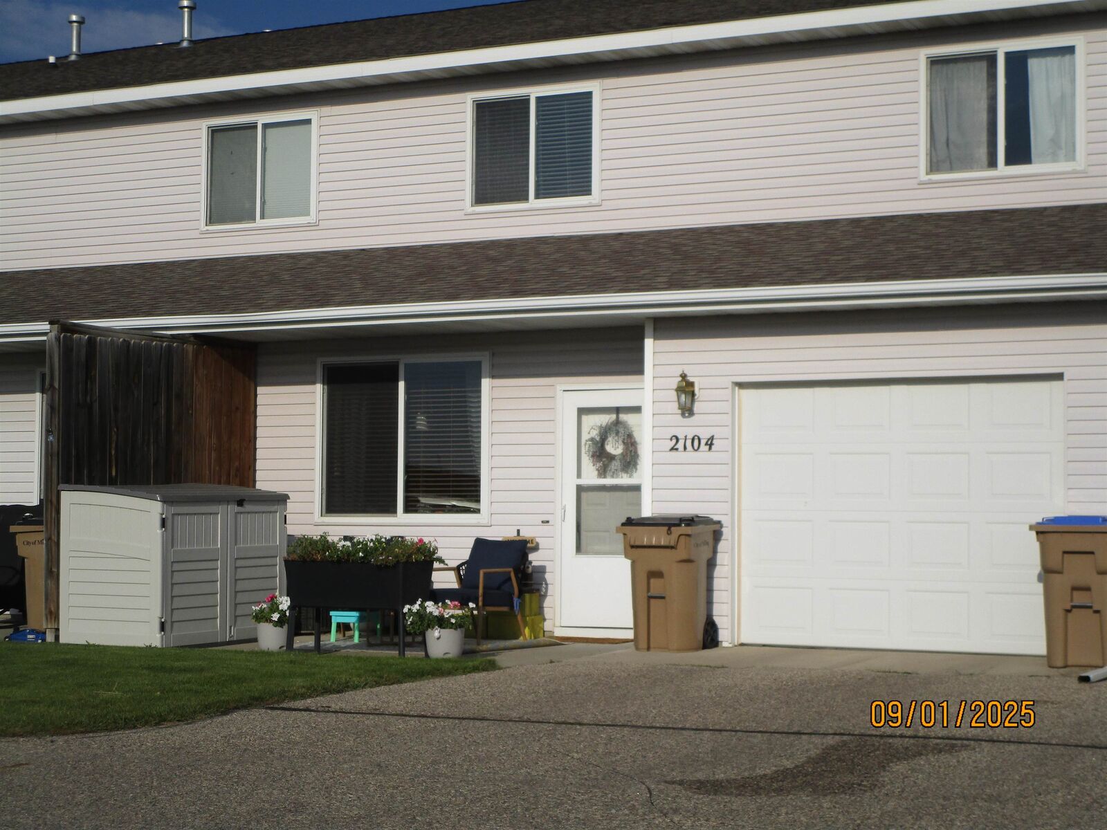 Property Photo:  2104 14th St NW  ND 58703 