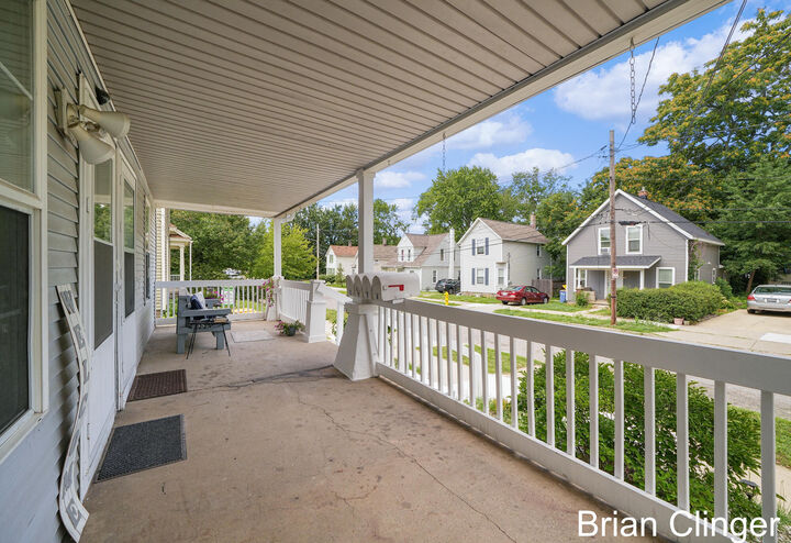 Property Photo: 1026 Lilac Court NE MI 49503