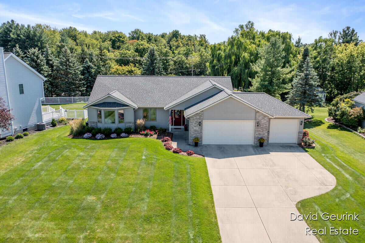 Property Photo:  10446 Hunters Creek Drive  MI 49464 