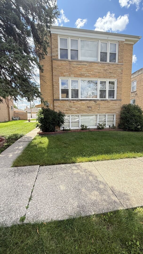 Property Photo: 10301 W Chaucer Street IL 60154