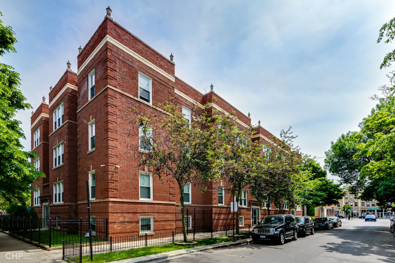 Property Photo: 2717 N Sawyer Avenue 2 IL 60647