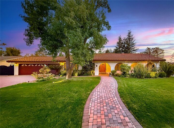 Property Photo: 890 Mellow Lane CA 93065