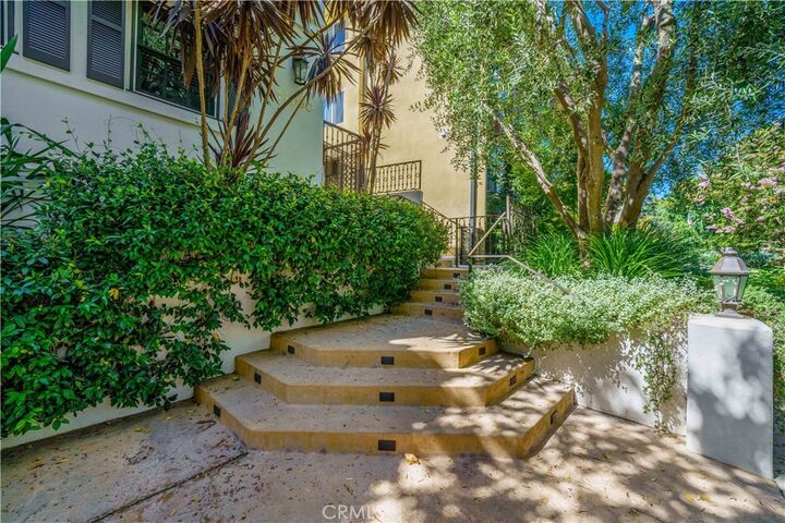 Property Photo: 14100 Dickens Street 4 CA 91423