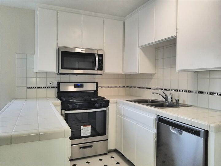 Property Photo:  25925 Narbonne Avenue 24  CA 90717 