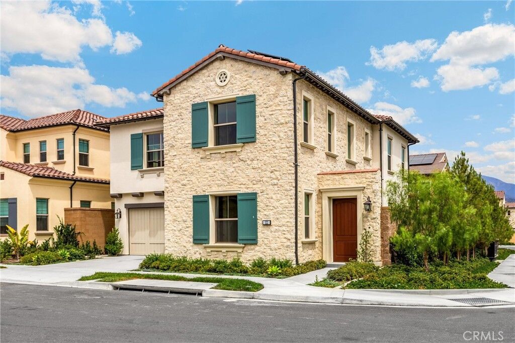 Property Photo:  122 Oakstone  CA 92618 