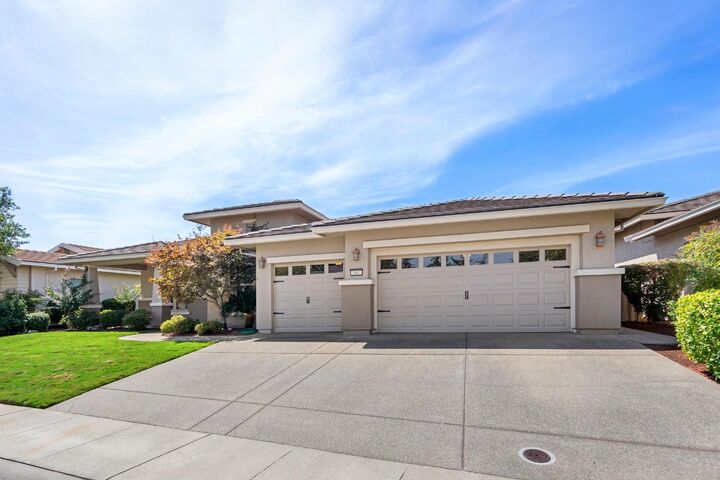 Property Photo: 1047 Overland Lane CA 95648