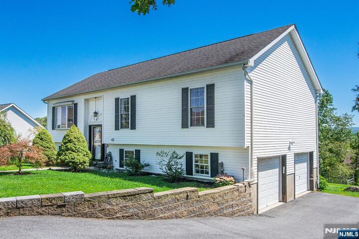 Property Photo: 4 Lakeview Terrace NJ 07461