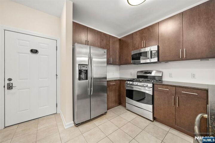 Property Photo:  3327 Riverview Avenue 327  NJ 07631 