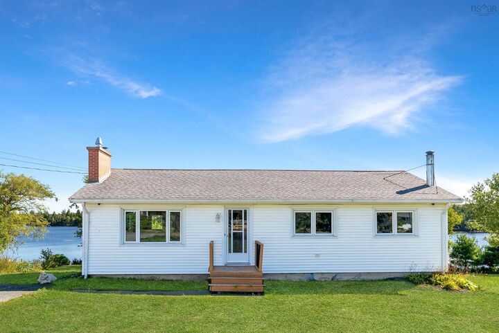 Property Photo: 2827 Sackville Drive Drive NS B4E 3C4