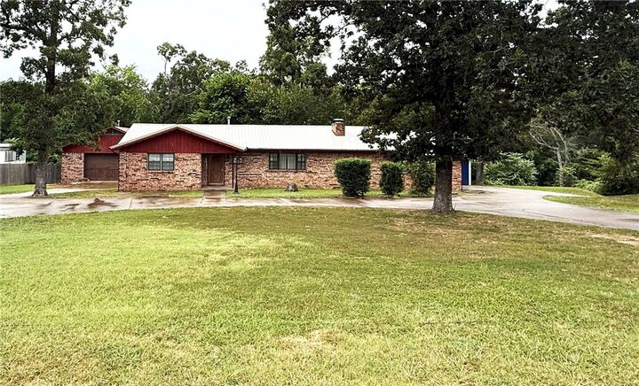 3210 S Lincoln Street  Siloam Springs AR 72761 photo