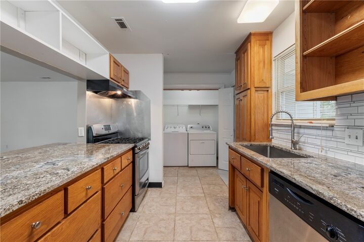 Property Photo:  517 S Washington Avenue  AR 72701 