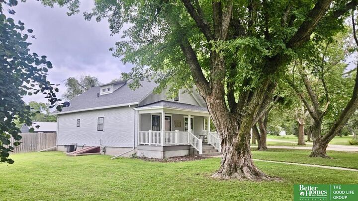 Property Photo: 740 9th Avenue NE 68354