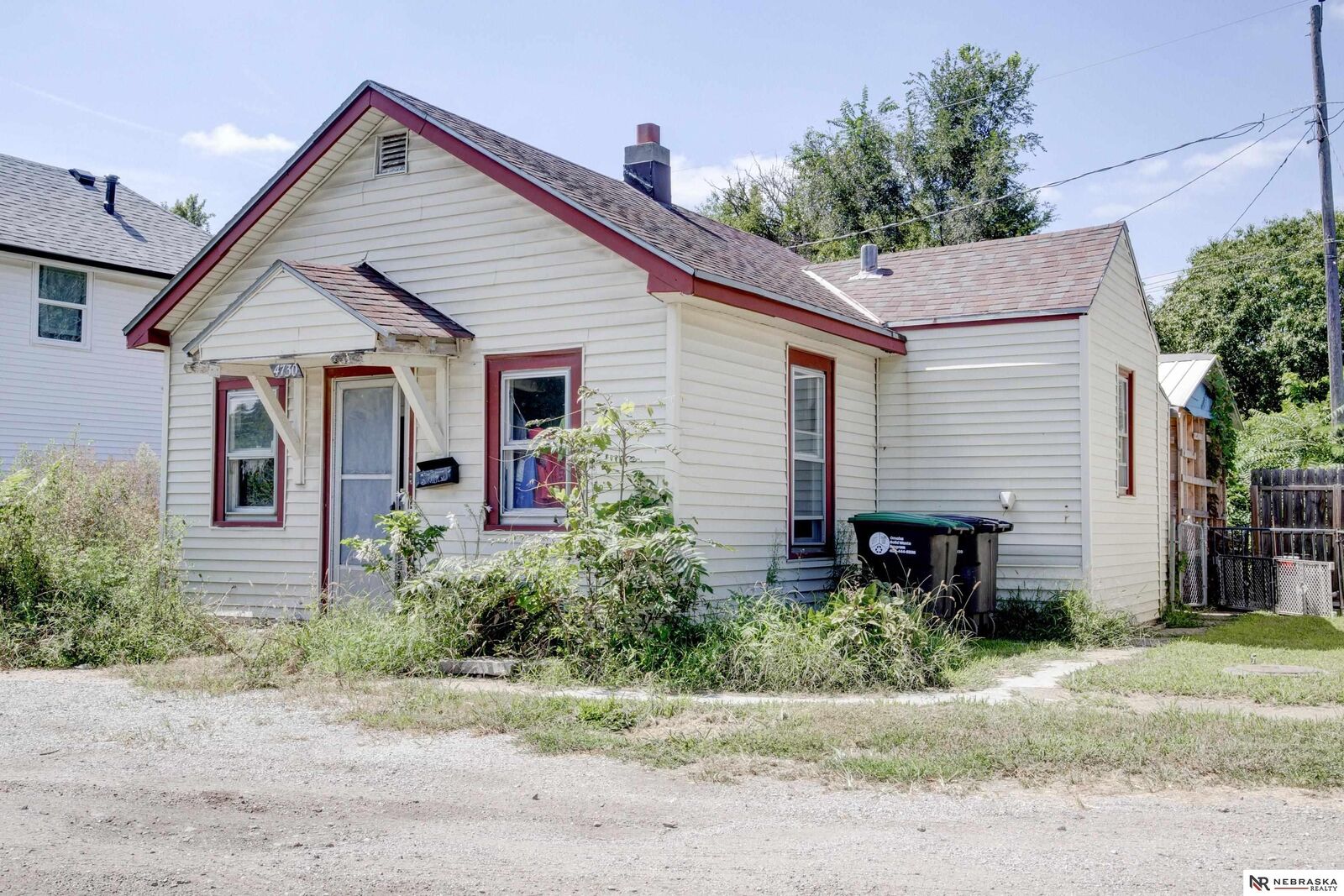 Property Photo: 4730 N 15 Avenue NE 68110