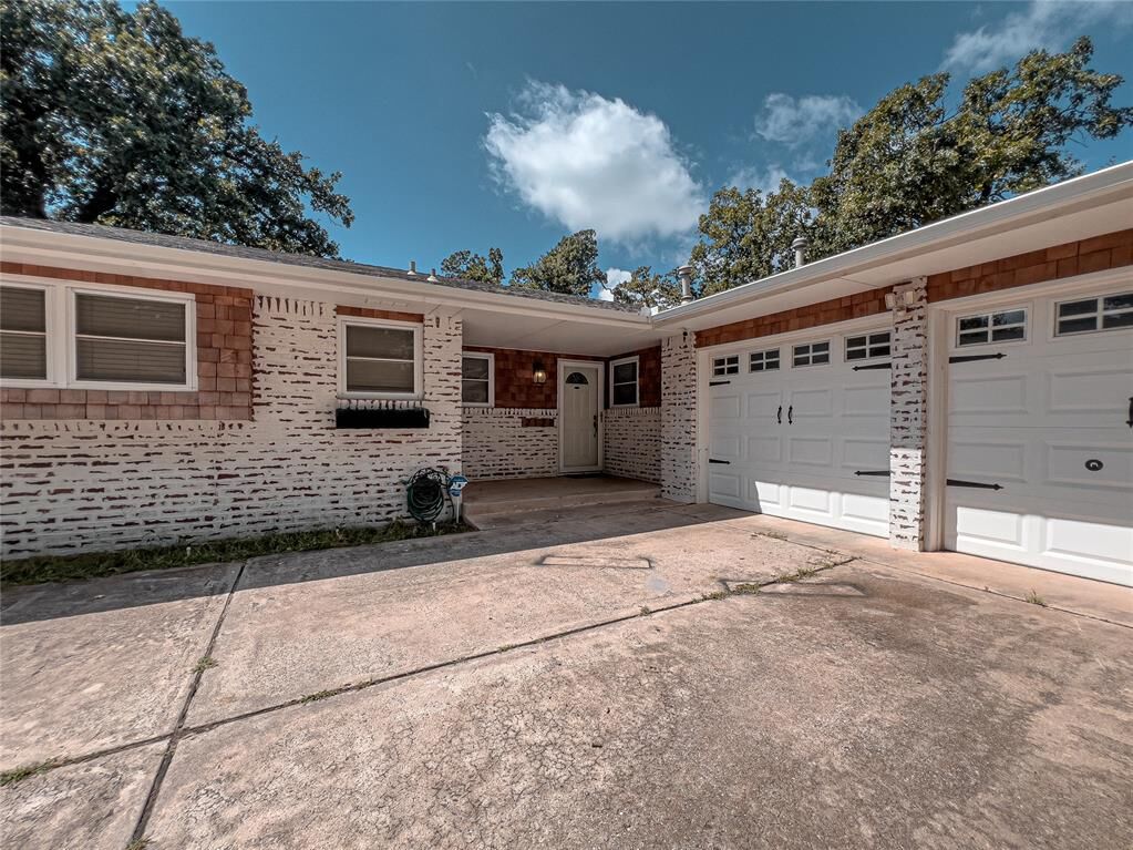 Property Photo: 2121 N Markwell Avenue OK 73127