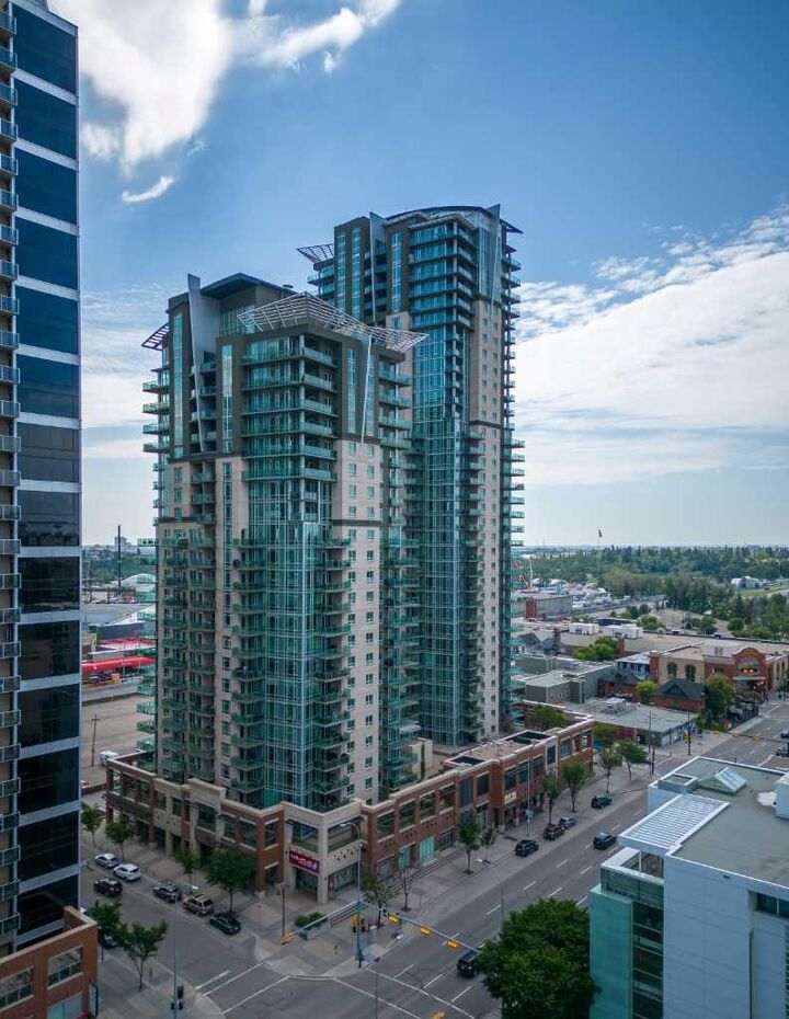 Property Photo: 1410 1 Street SE 2104 AB T2G 5T7