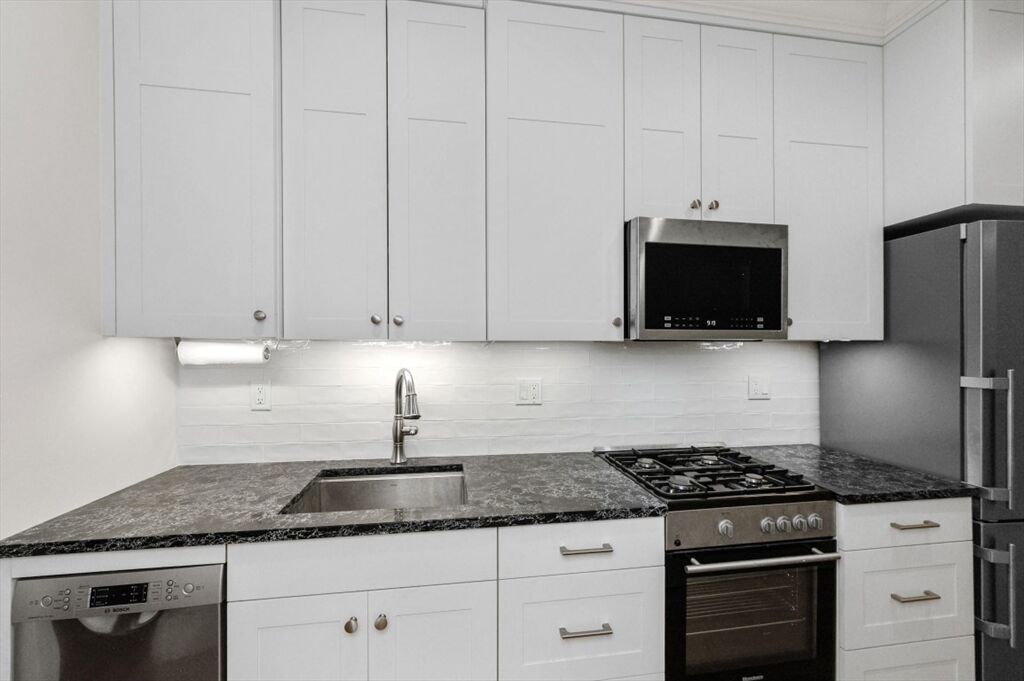 Property Photo:  13 S Russell St 2  MA 02114 